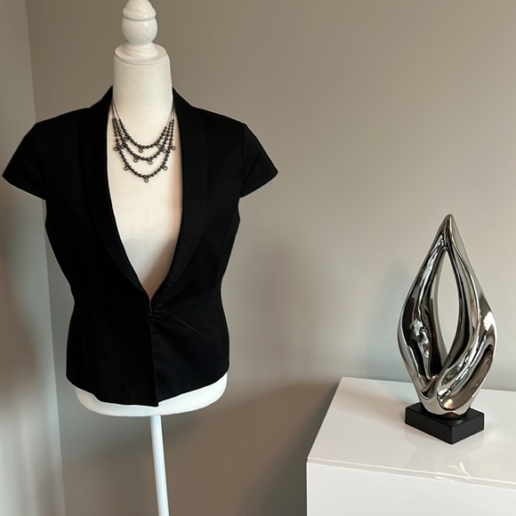 New York and Company stretch black cap sleeve lightweight business jacket - Picture 4 of 6